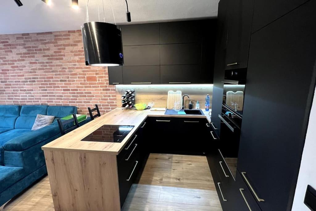 Lake Apartment, 2X Free Garage, 10 Mins To Centre Bratislava Exterior photo
